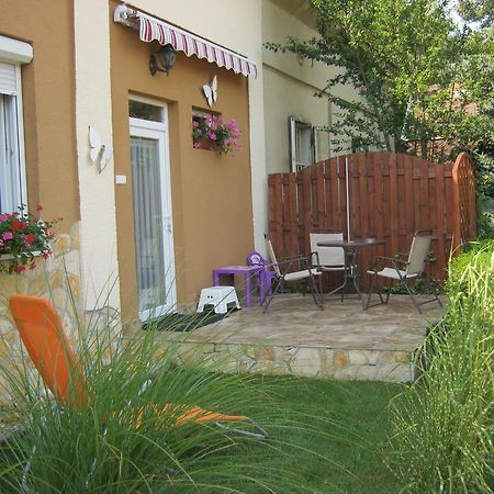 Kitti Apartman Balatonboglár الغرفة الصورة
