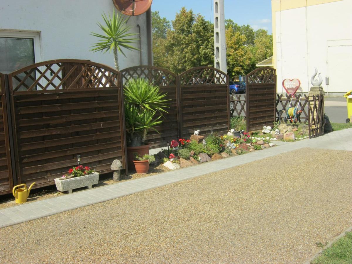 Kitti Apartman Balatonboglár المظهر الخارجي الصورة