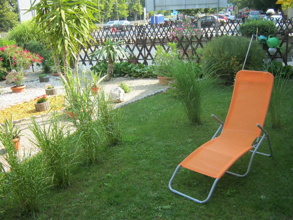 Kitti Apartman Balatonboglár الغرفة الصورة