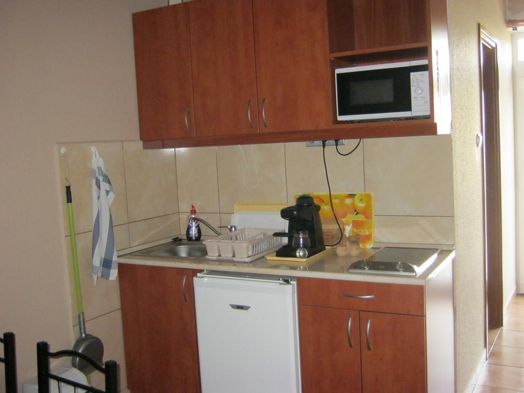 Kitti Apartman Balatonboglár الغرفة الصورة