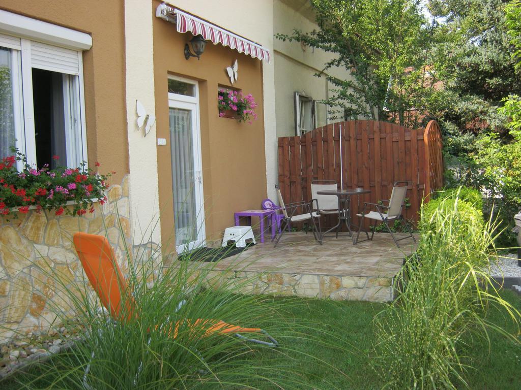 Kitti Apartman Balatonboglár الغرفة الصورة